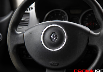 Подержанный автомобиль Renault Megane Sedan 2007 года (14 фото)