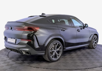 Подержанный автомобиль BMW X6 2020 года (5 фото)