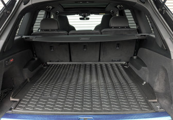 Подержанный автомобиль Audi Q7 2024 года (10 фото)