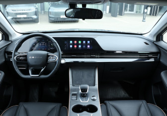 Подержанный автомобиль Omoda C5 2024 года (12 фото)