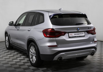 Подержанный автомобиль BMW X3 2018 года (7 фото)
