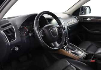 Подержанный автомобиль Audi Q5 2011 года (13 фото)