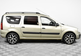 Подержанный автомобиль LADA (ВАЗ) Largus Wagon 2013 года (4 фото)