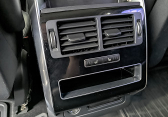 Подержанный автомобиль Land Rover Range Rover Sport 2015 года (30 фото)