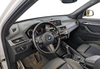 Подержанный автомобиль BMW X1 2021 года (16 фото)