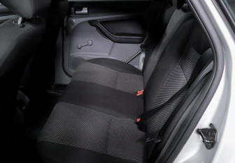 Подержанный автомобиль Ford Focus Hatchback 2010 года (10 фото)