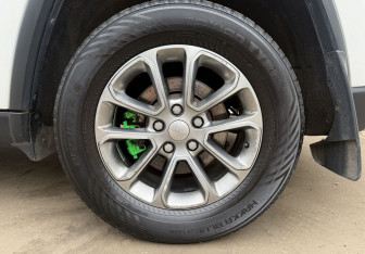 Подержанный автомобиль Jeep Grand Cherokee 2013 года (9 фото)