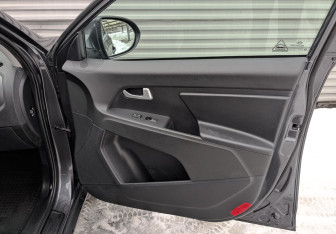 Подержанный автомобиль Kia Sportage 2012 года (24 фото)