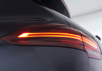 Подержанный автомобиль Porsche Cayenne 2015 года (24 фото)