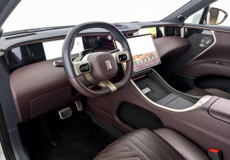 Подержанный автомобиль Avatr 11 2023 года (18 фото)