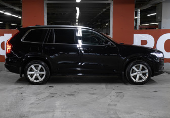 Подержанный автомобиль Volvo XC90 2020 года (4 фото)