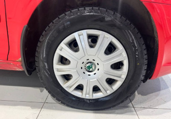 Подержанный автомобиль Skoda Octavia Liftback 2012 года (9 фото)