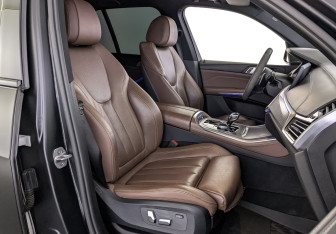 Подержанный автомобиль BMW X5 2019 года (24 фото)