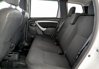 Подержанный автомобиль Nissan Terrano 2021 года (12 фото)