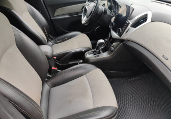 Подержанный автомобиль Chevrolet Cruze Wagon 2014 года (9 фото)