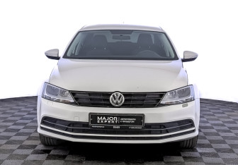 Подержанный автомобиль Volkswagen Jetta Sedan 2015 года (2 фото)