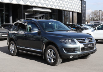 Подержанный автомобиль Volkswagen Touareg 2007 года (3 фото)