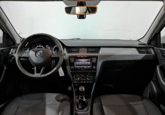 Подержанный автомобиль Skoda Rapid Liftback 2019 года (14 фото)