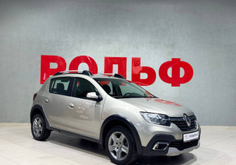 Подержанный автомобиль Renault Sandero 2020 года (3 фото)