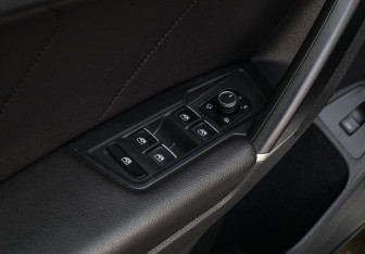 Подержанный автомобиль Volkswagen Tiguan 2018 года (16 фото)