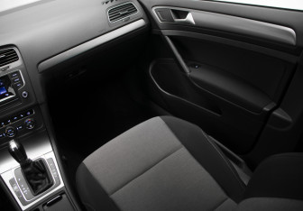 Подержанный автомобиль Volkswagen Golf Hatchback 2013 года (23 фото)