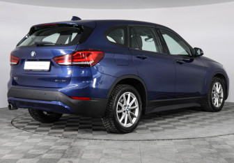 Подержанный автомобиль BMW X1 2021 года (2 фото)