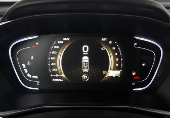 Подержанный автомобиль Geely Coolray 2023 года (13 фото)