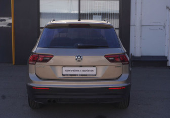 Подержанный автомобиль Volkswagen Tiguan 2020 года (6 фото)