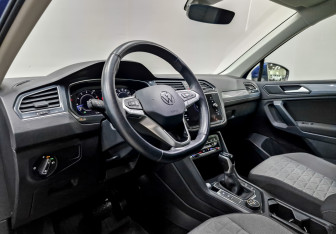 Подержанный автомобиль Volkswagen Tiguan 2021 года (16 фото)