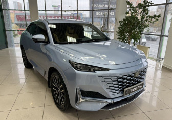 Подержанный автомобиль Changan UNI-K 2023 года (3 фото)