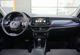 Подержанный автомобиль Skoda Rapid Liftback 2021 года (12 фото)