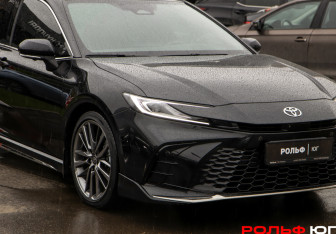 Подержанный автомобиль Toyota Camry Sedan 2024 года (20 фото)