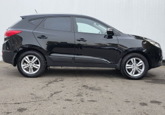 Подержанный автомобиль Hyundai ix35 2013 года (4 фото)