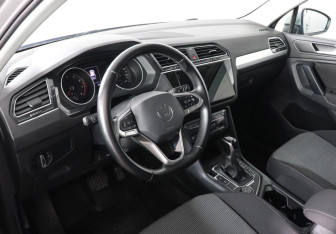 Подержанный автомобиль Volkswagen Tiguan 2021 года (9 фото)