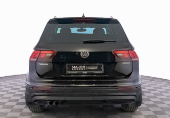 Подержанный автомобиль Volkswagen Tiguan 2018 года (6 фото)