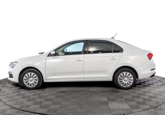 Подержанный автомобиль Skoda Rapid Liftback 2021 года (8 фото)