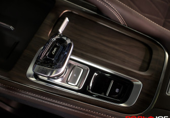 Подержанный автомобиль Geely Monjaro 2025 года (14 фото)