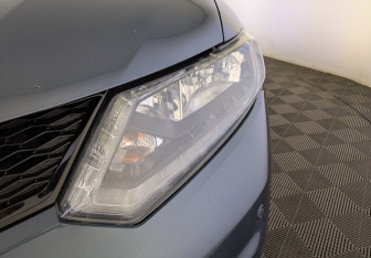 Подержанный автомобиль Nissan X-Trail 2018 года (11 фото)