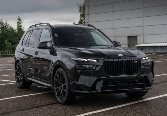 Подержанный автомобиль BMW X7 2022 года (4 фото)