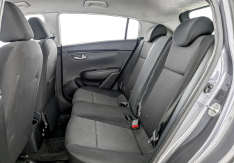 Подержанный автомобиль Kia Rio Hatchback 2021 года (10 фото)