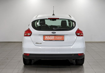 Подержанный автомобиль Ford Focus Hatchback 2019 года (6 фото)