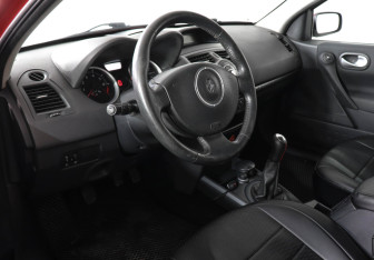 Подержанный автомобиль Renault Megane Sedan 2008 года (9 фото)