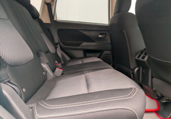 Подержанный автомобиль Mitsubishi Outlander 2018 года (11 фото)