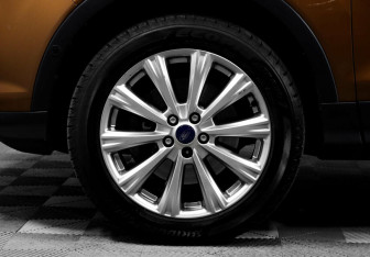 Подержанный автомобиль Ford Kuga 2016 года (8 фото)