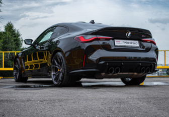Подержанный автомобиль BMW M4 Coupe 2020 года (7 фото)