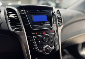 Подержанный автомобиль Hyundai i30 Wagon 2013 года (15 фото)