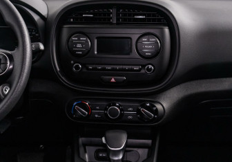 Подержанный автомобиль Kia Soul 2022 года (10 фото)