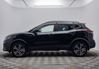 Подержанный автомобиль Nissan Qashqai 2021 года (2 фото)