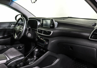 Подержанный автомобиль Hyundai Tucson 2019 года (9 фото)