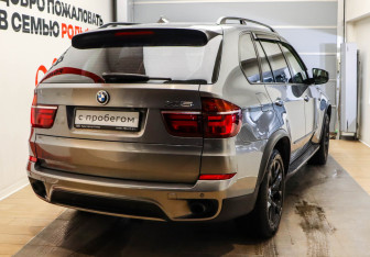 Подержанный автомобиль BMW X5 2012 года (4 фото)